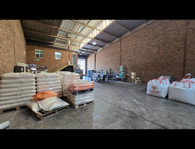350M² WAREHOUSE TO LET IN MEADOWDALE